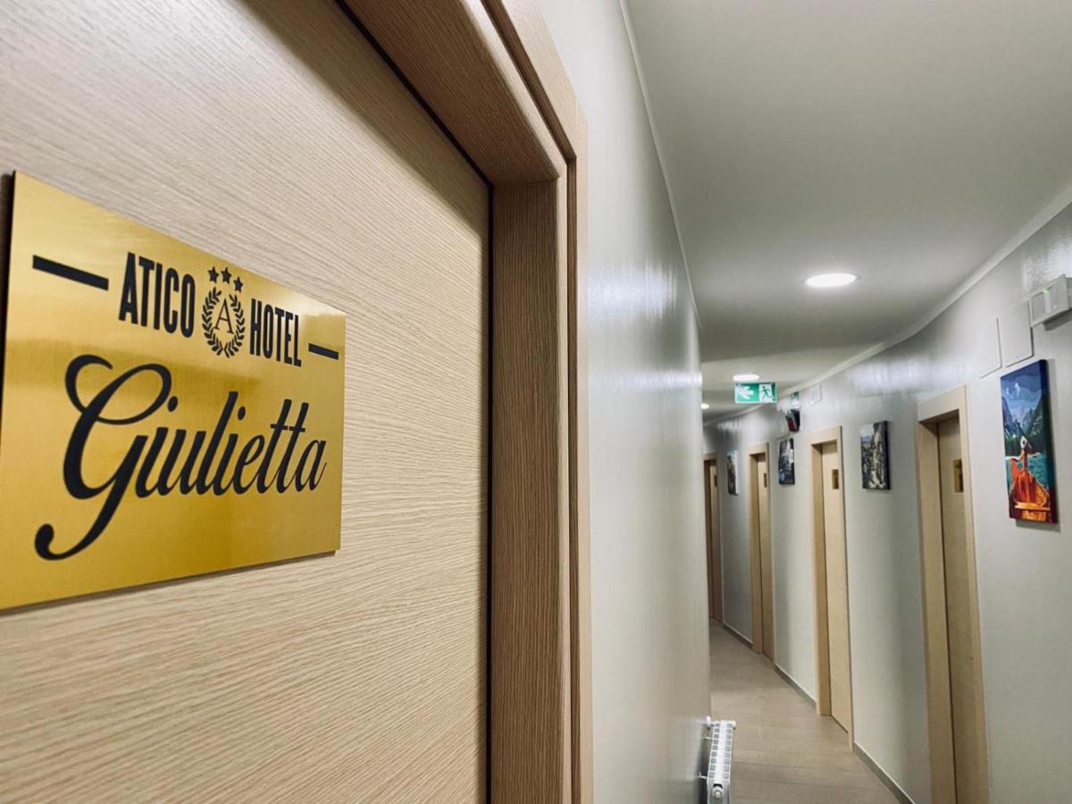 Atico Hotel 代森扎诺-德尔加达 外观 照片