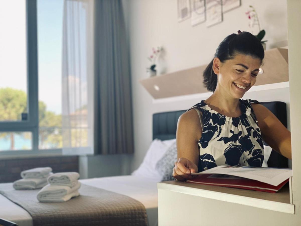 Atico Hotel 代森扎诺-德尔加达 外观 照片